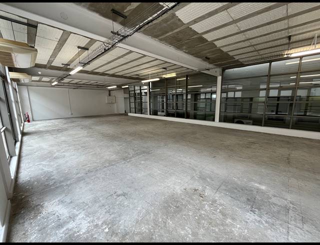 241M² OFFICE TO LET IN WOODSTOCK